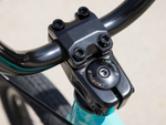 2025 Sunday Primer 16 16.5TT - Gloss Turquoise
